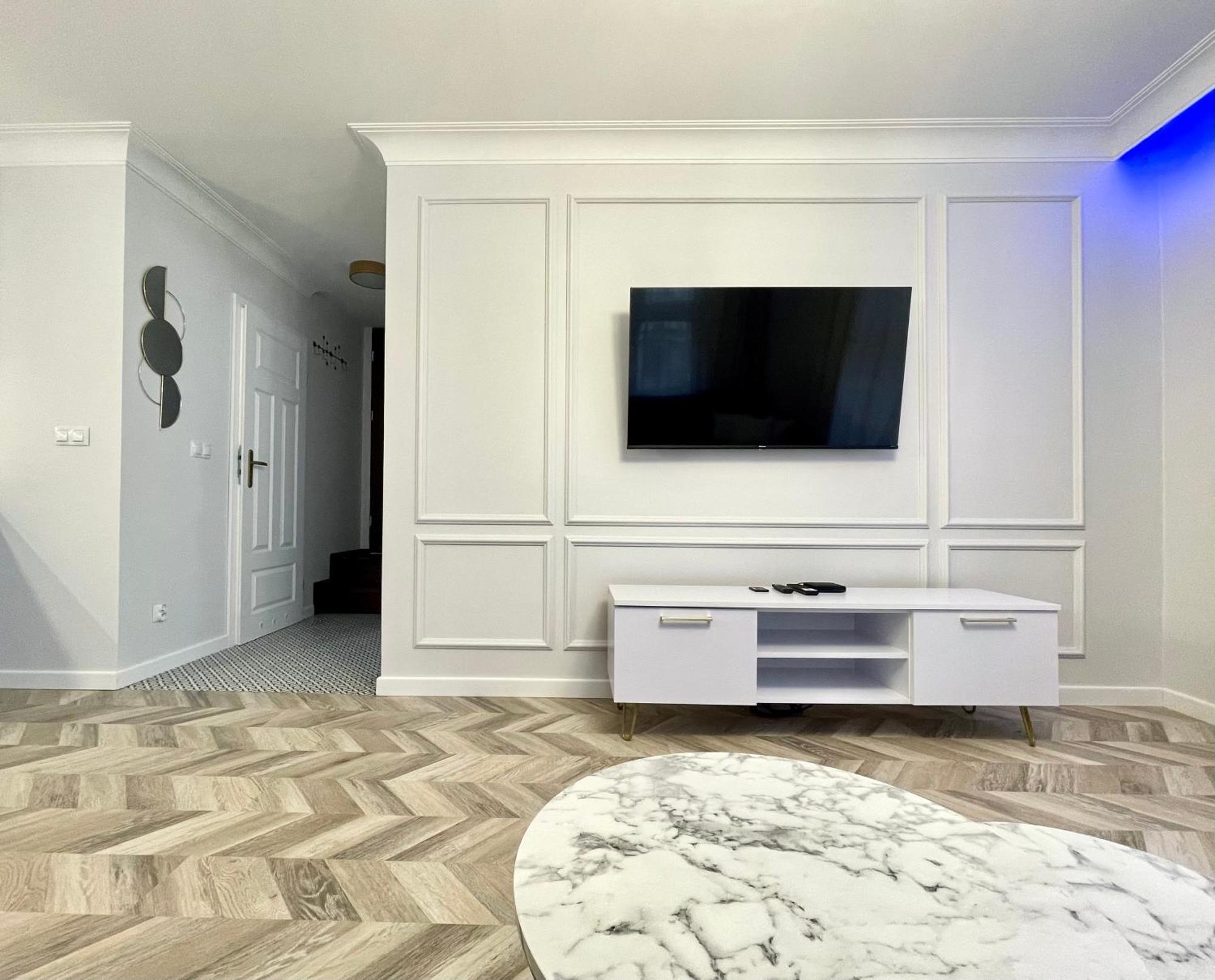 Old Town - Loft And Belleview Apartment