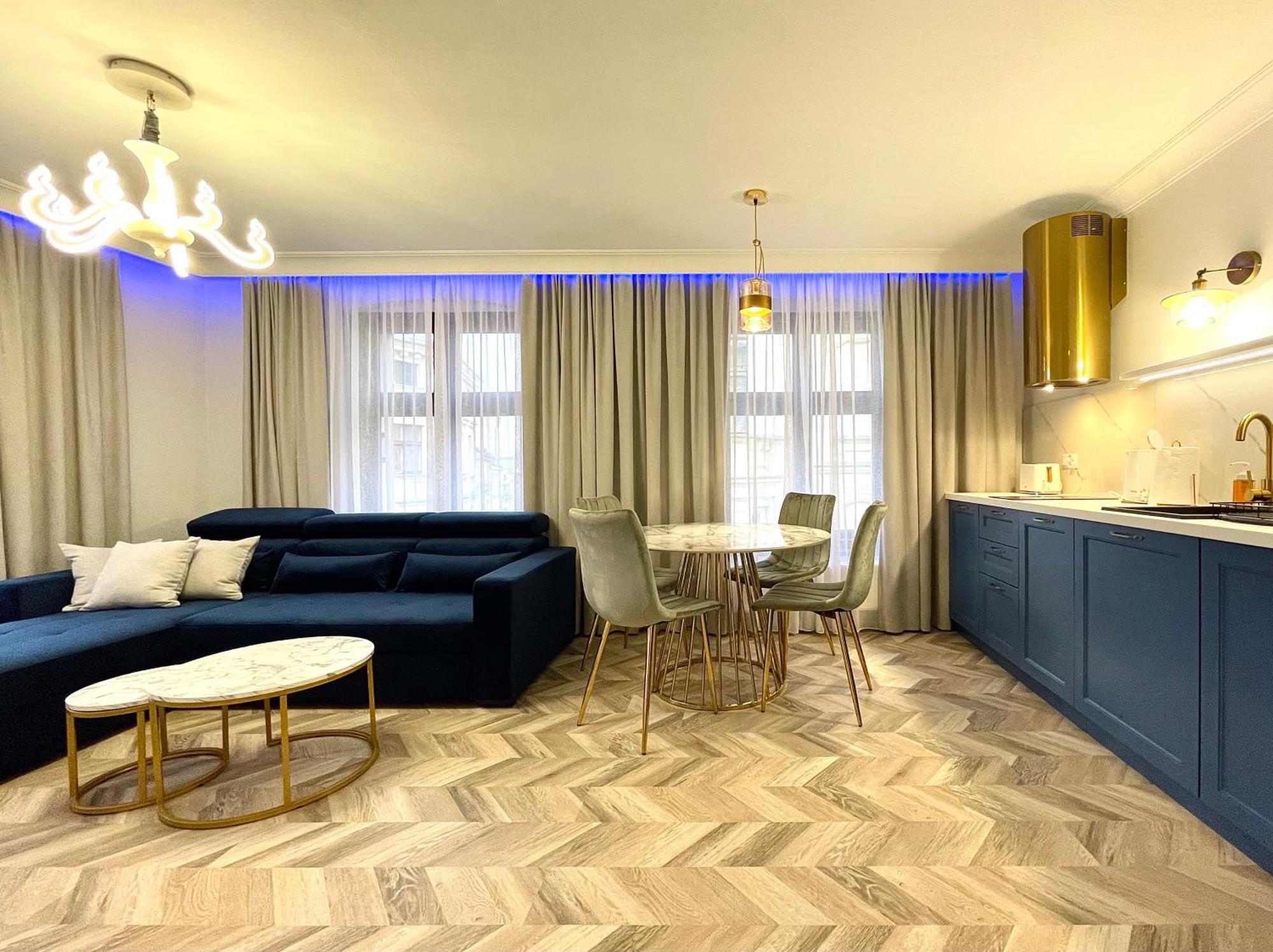 Old Town - Loft And Belleview Apartment